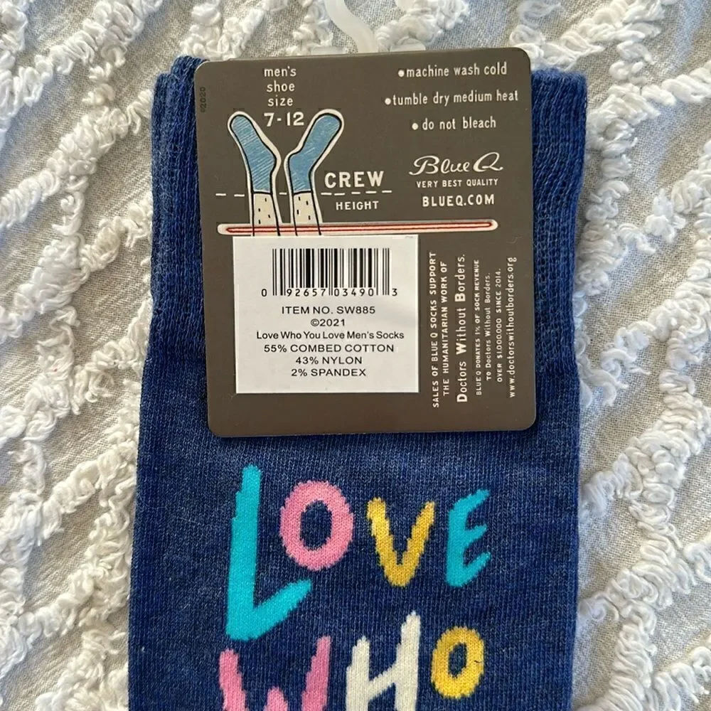 Blue Q Mens Cotton Crew Socks Love Who You Love